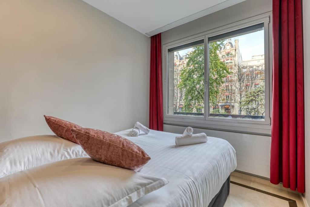 Montaigne Executive Suite Párizs Kültér fotó