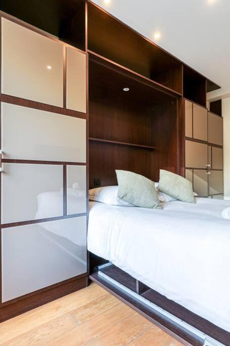 Montaigne Executive Suite Párizs Kültér fotó