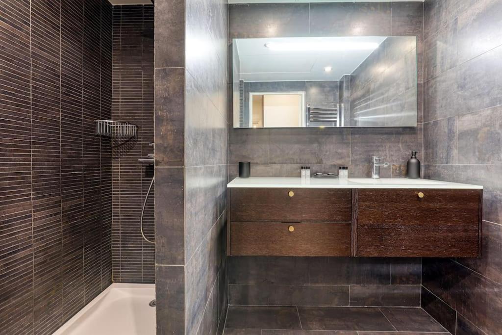 Montaigne Executive Suite Párizs Kültér fotó