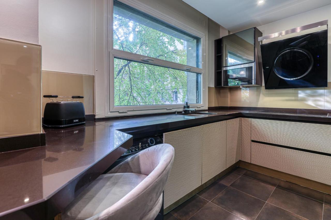 Montaigne Executive Suite Párizs Kültér fotó