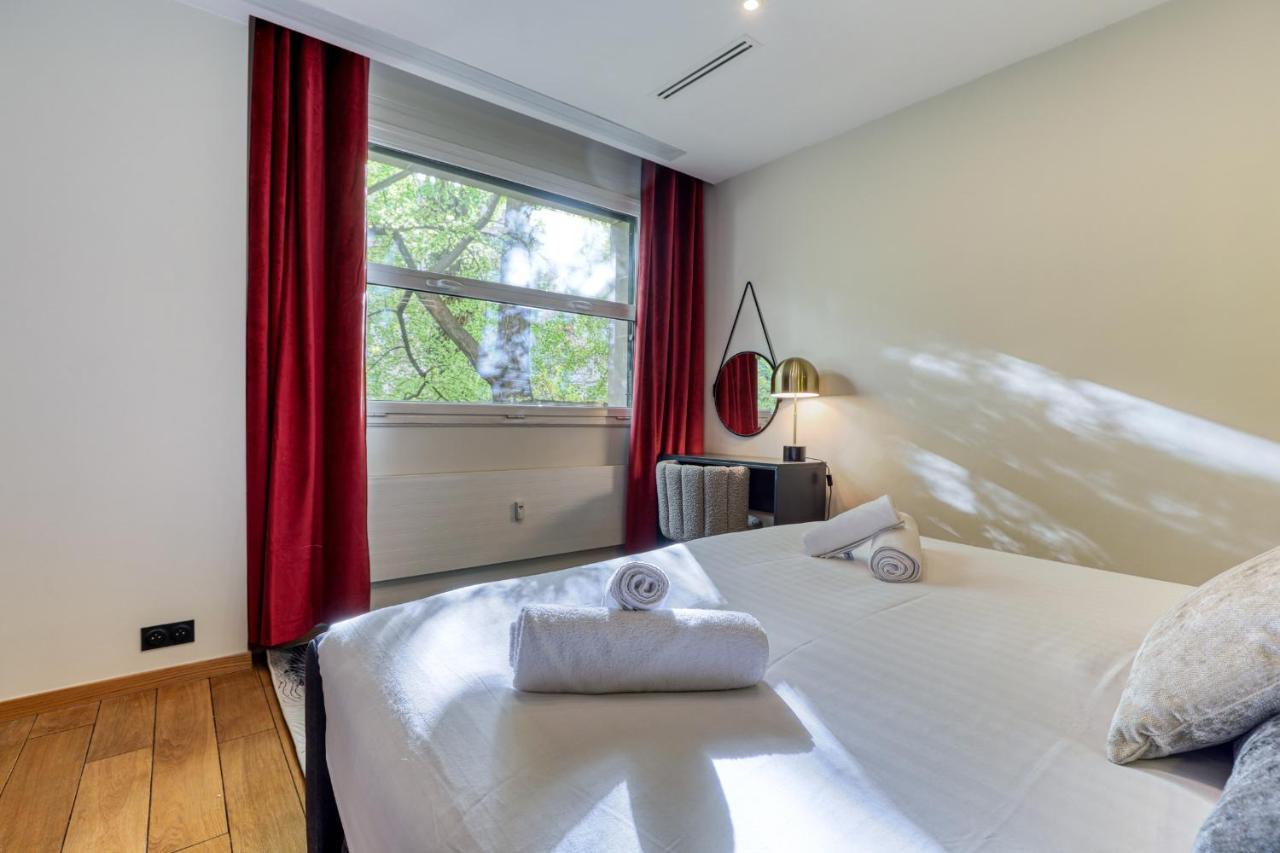 Montaigne Executive Suite Párizs Kültér fotó